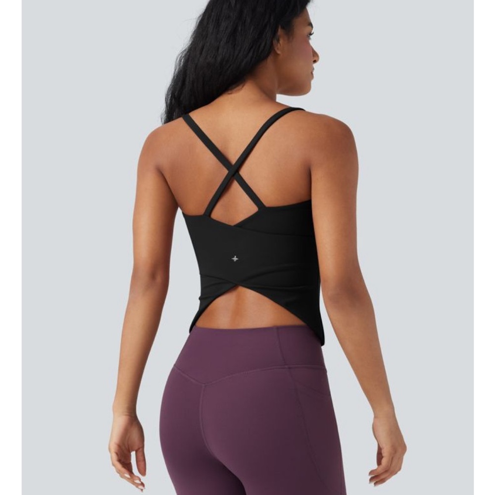 Scoop Neck Crisscross Back
Crossover Hem Yoga Cami Top - Picture 3 of 3
